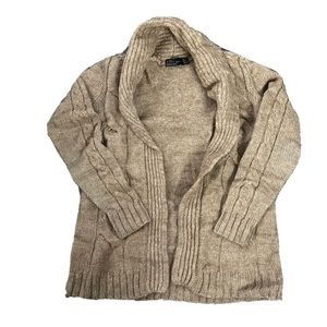 Women’s Zara Beige Sweater Size Medium.